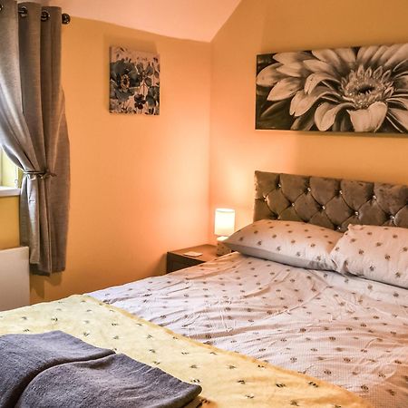 The Beehive Villa Miningsby ภายนอก รูปภาพ